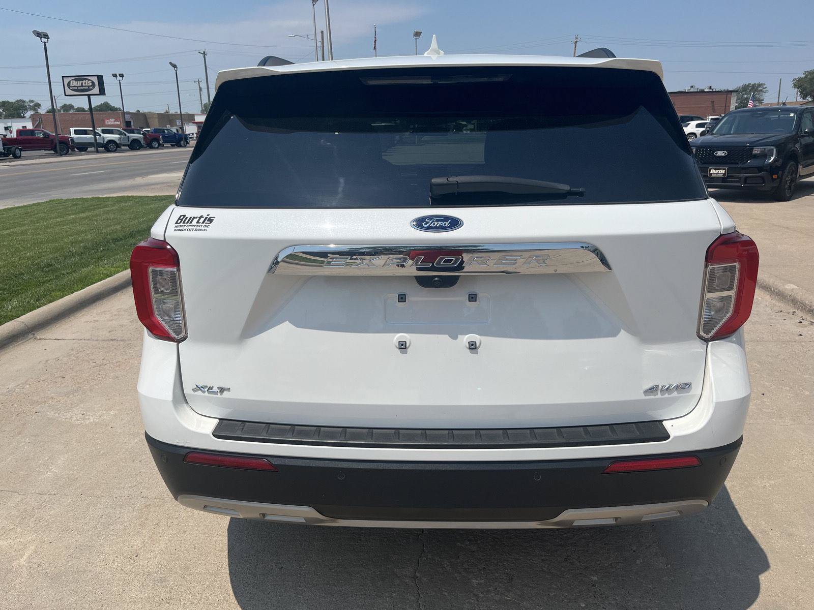 Certified 2023 Ford Explorer XLT w/ Equipment Group 202A AWD/4WD image 5