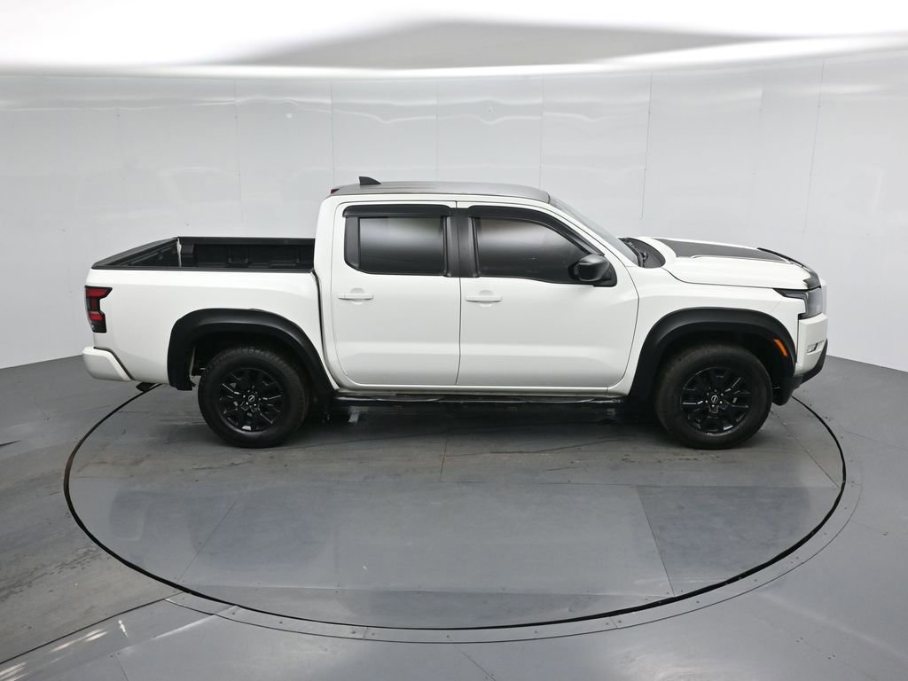 Used 2022 Nissan Frontier SV w/ Technology Package image 9