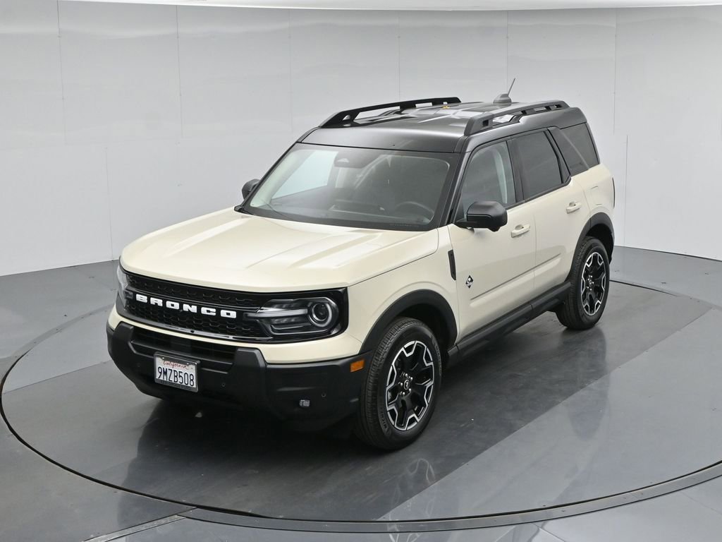 Certified 2025 Ford Bronco Sport Outer Banks w/ Outer Banks Tech Package+ AWD/4WD image 38