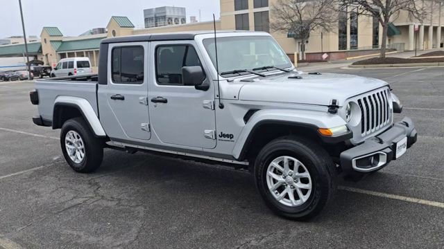 Used 2023 Jeep Gladiator Sport image 8