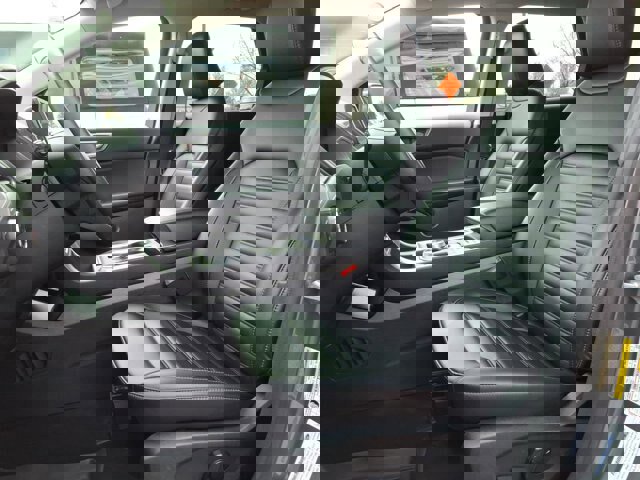 Certified 2023 Ford Edge SEL w/ Convenience Package image 3