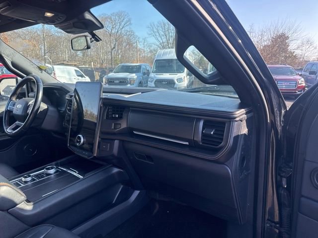 Certified 2022 Ford Expedition Max Platinum image 10