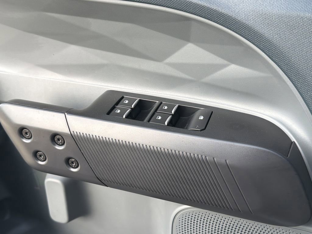 Certified 2025 Ford Maverick XL w/ Equipment Group 102A image 20