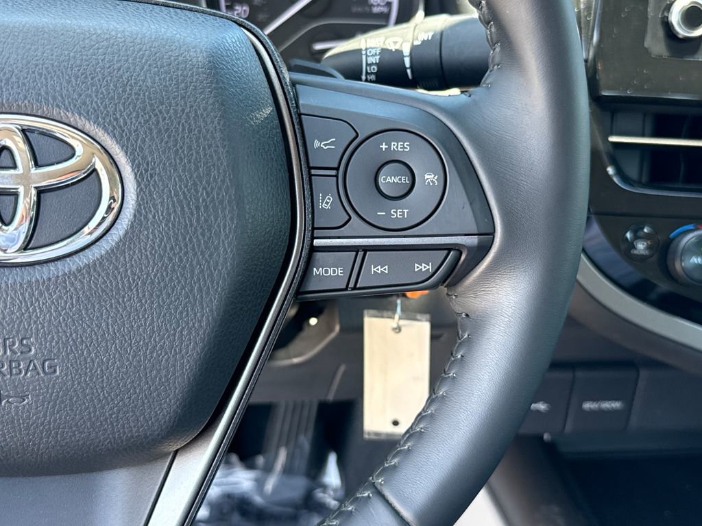 Used 2022 Toyota Camry SE FWD image 16
