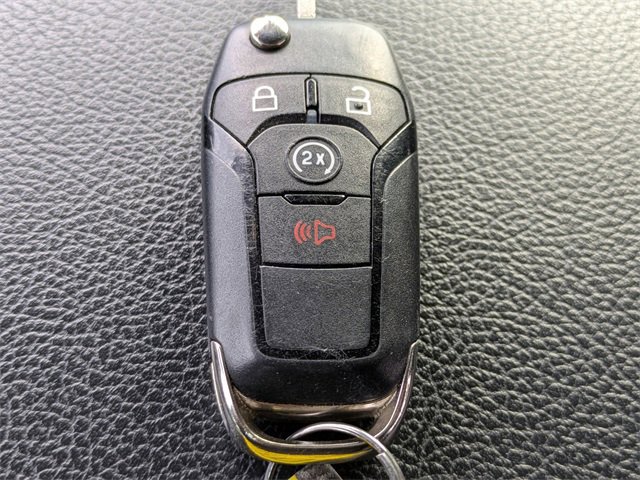 Certified 2022 Ford F350 Lariat w/ Black Appearance Package image 28