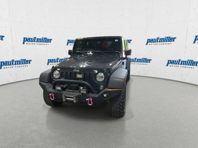 Used 2017 Jeep Wrangler Unlimited Rubicon w/ Connectivity Group AWD/4WD image 4