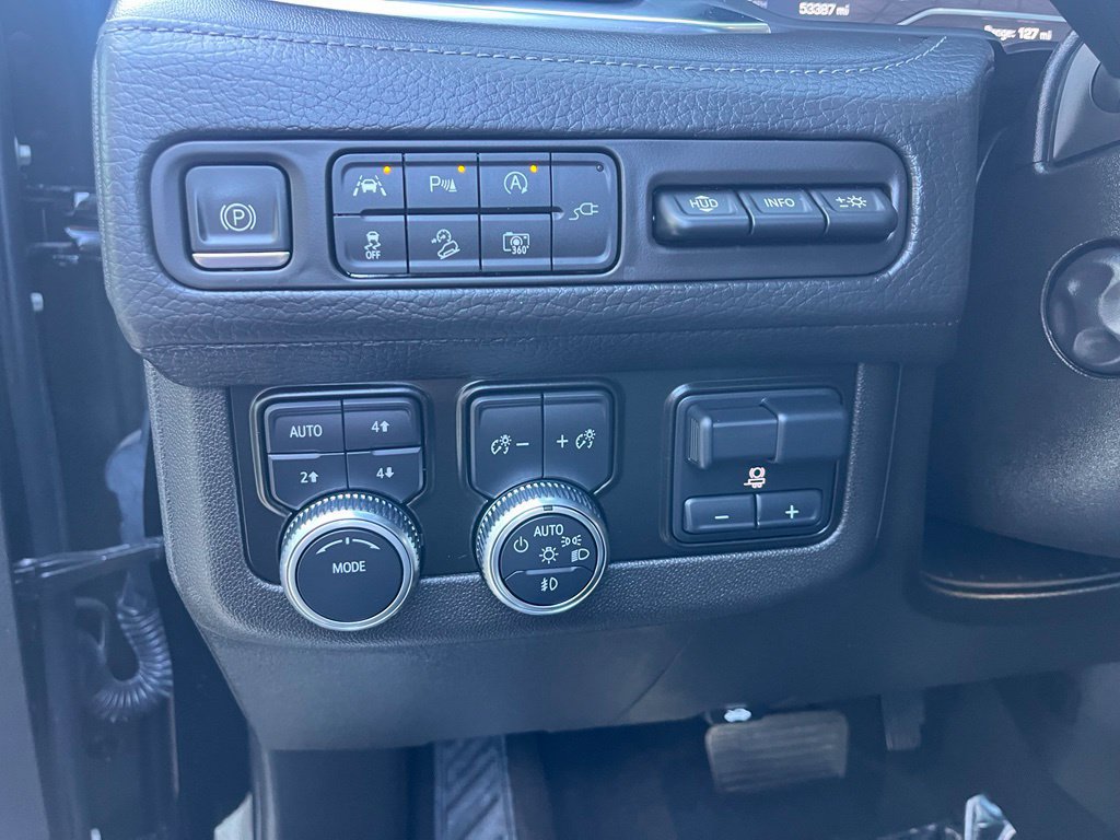 Used 2022 GMC Yukon Denali w/ Denali Premium Package AWD/4WD image 37