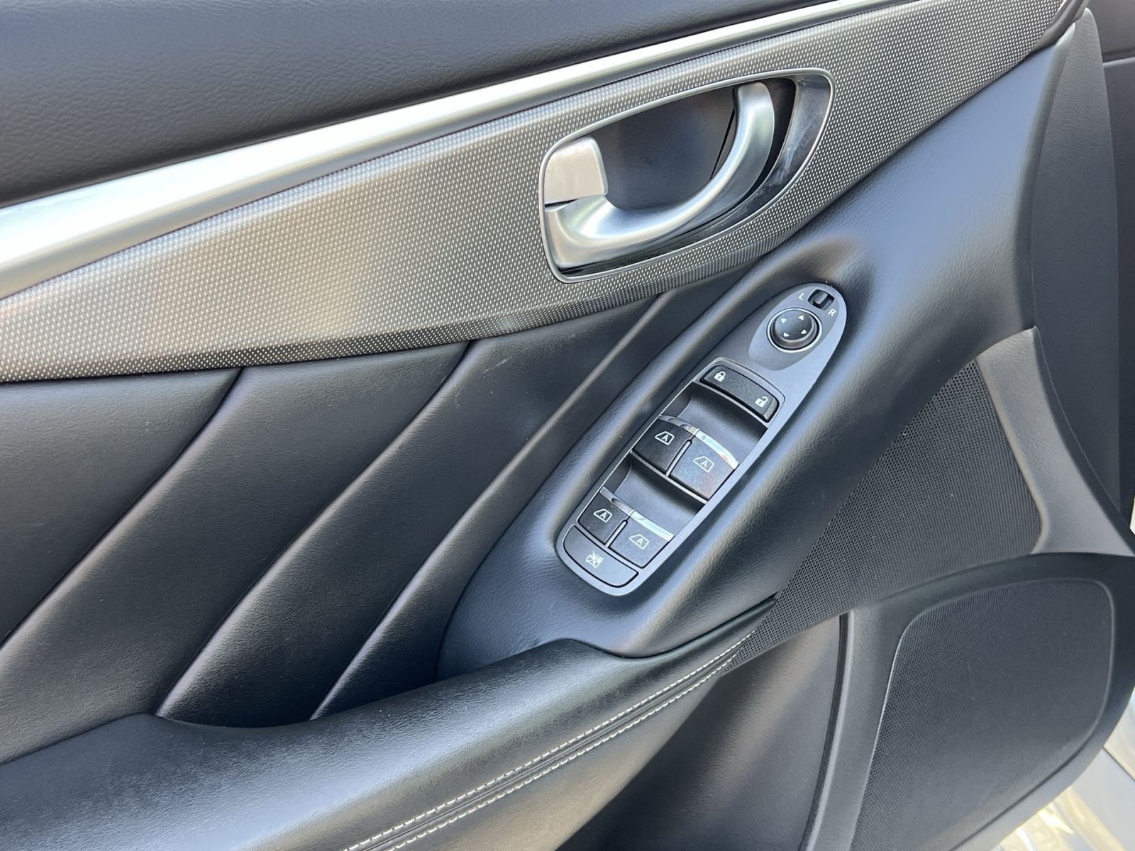 Used 2018 INFINITI Q50 Sport AWD/4WD image 23
