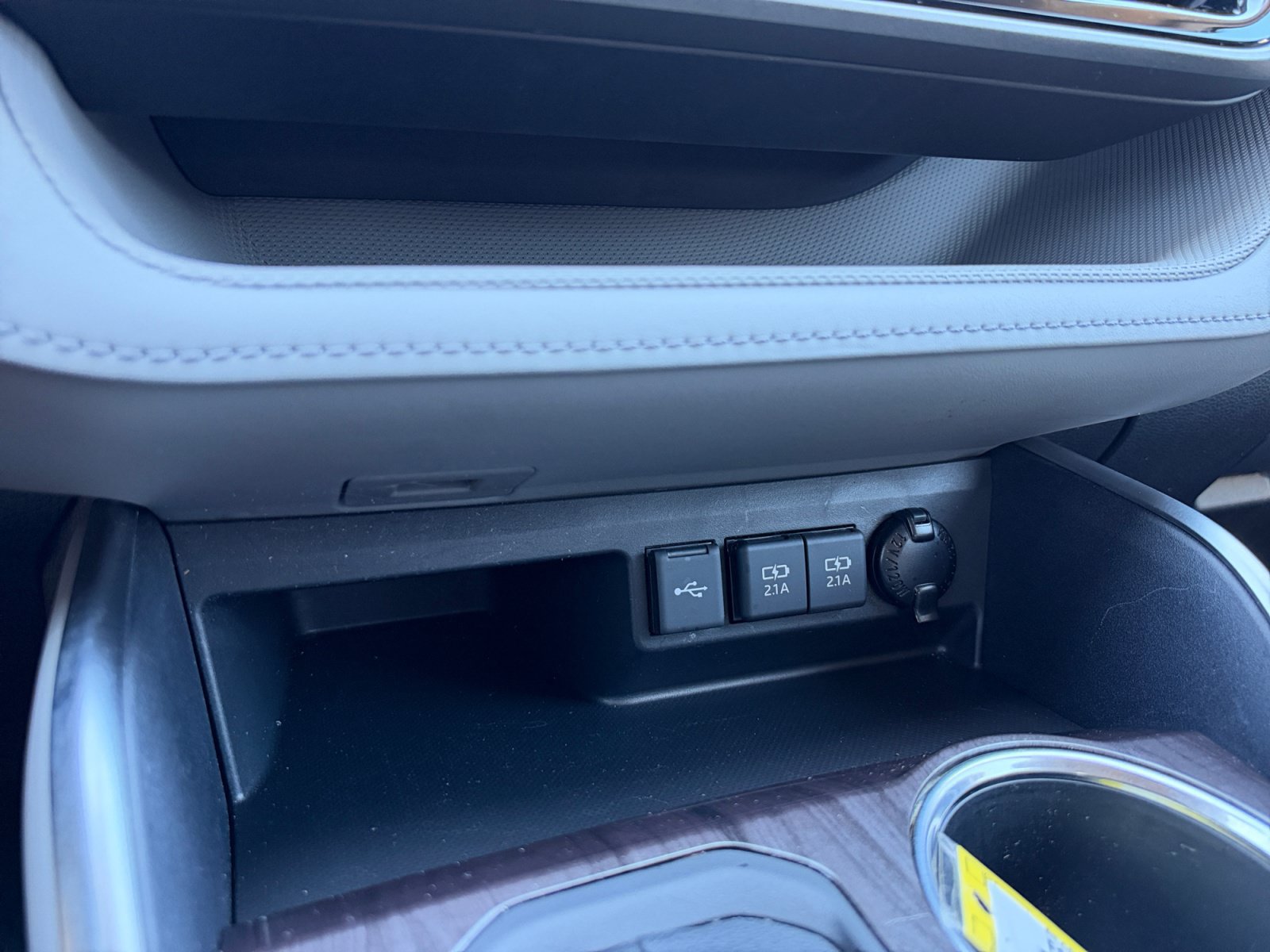 Used 2021 Toyota Highlander Limited FWD image 26
