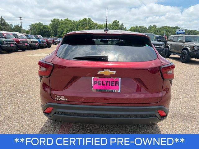 Used 2024 Chevrolet Trax LS w/ LS Convenience Package FWD image 4