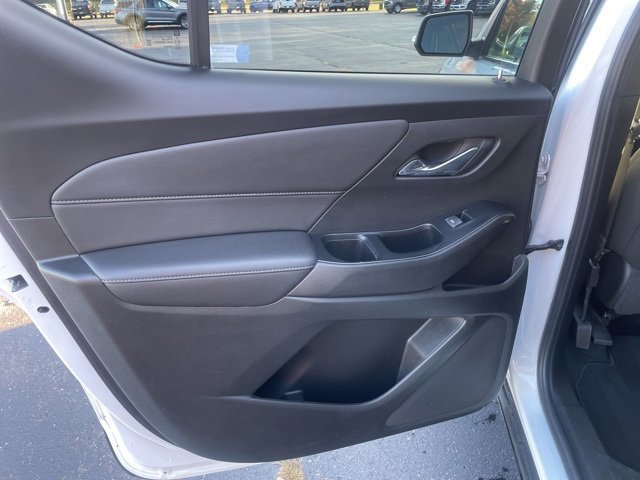 Used 2023 Chevrolet Traverse LT image 41