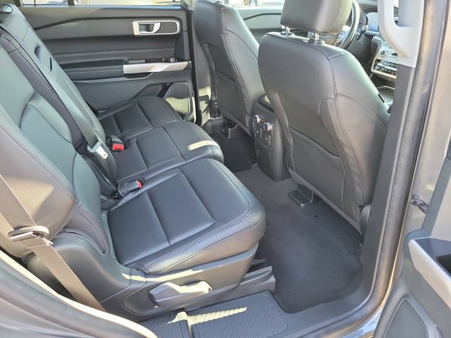 Certified 2022 Ford Explorer XLT w/ Equipment Group 202A RWD image 17
