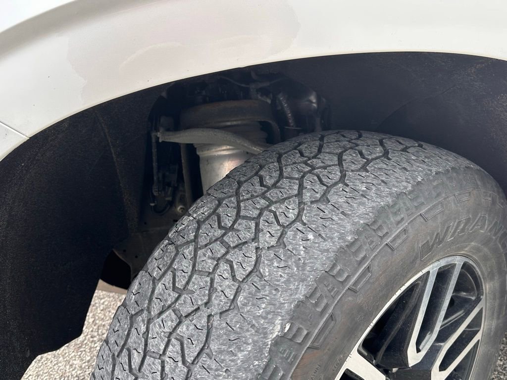 Used 2021 GMC Yukon AT4 w/ AT4 Premium Plus Package image 9