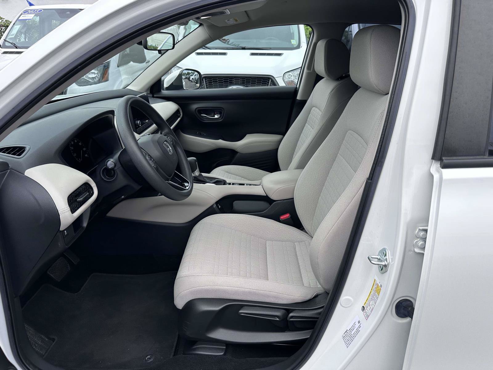 Used 2023 Honda HR-V LX image 12