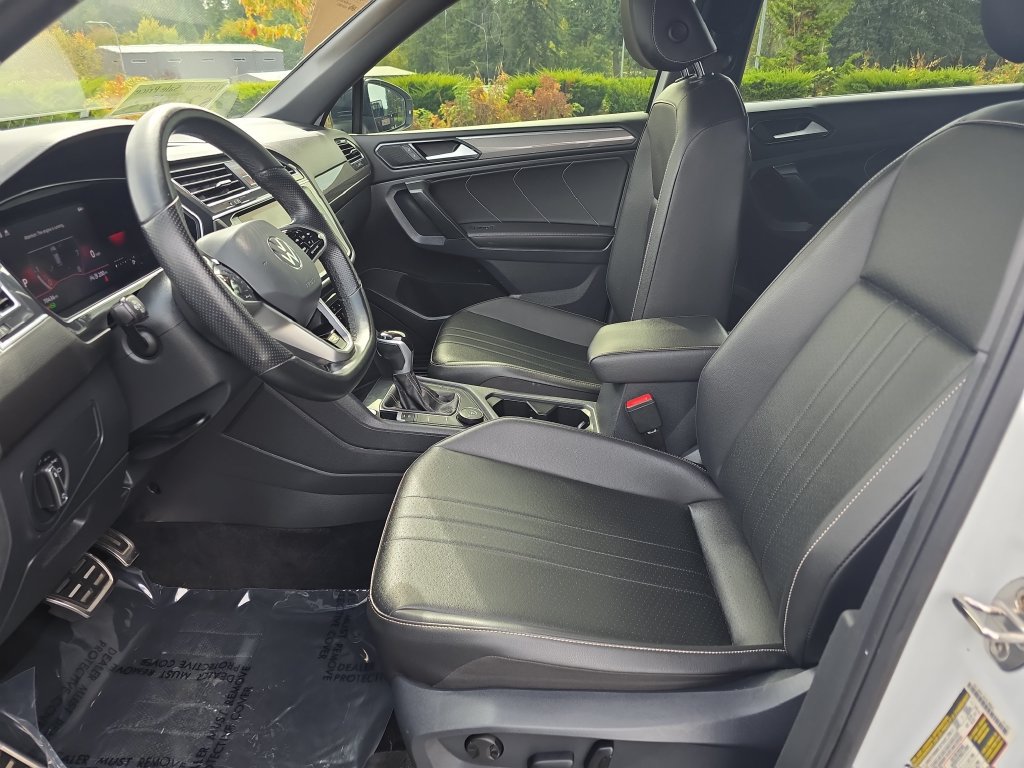 Used 2022 Volkswagen Tiguan SE R-Line AWD/4WD image 5