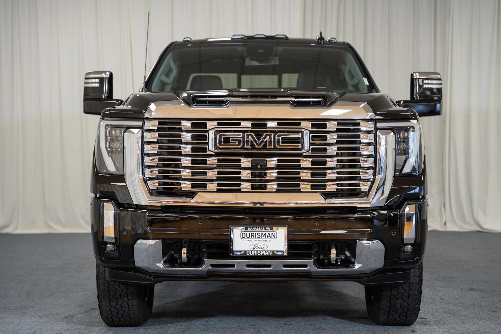 Used 2024 GMC Sierra 2500 Denali AWD/4WD image 2