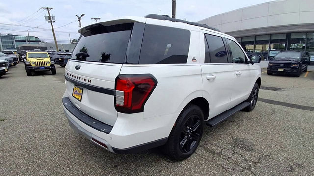 Certified 2022 Ford Expedition Timberline image 8