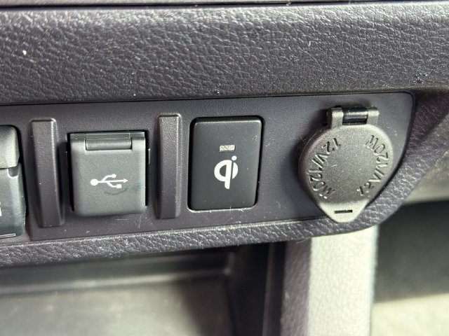 Used 2021 Toyota Tacoma TRD Off-Road AWD/4WD image 17