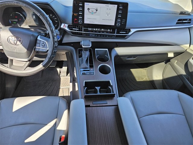 Used 2023 Toyota Sienna XLE image 18