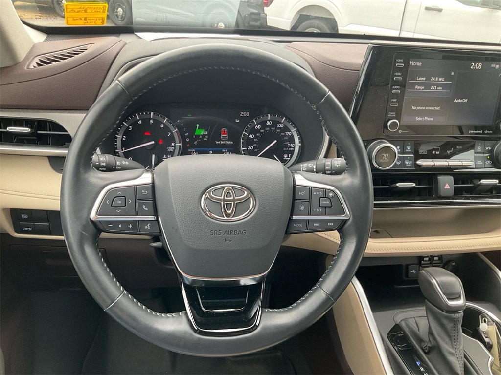 Used 2021 Toyota Highlander XLE image 21
