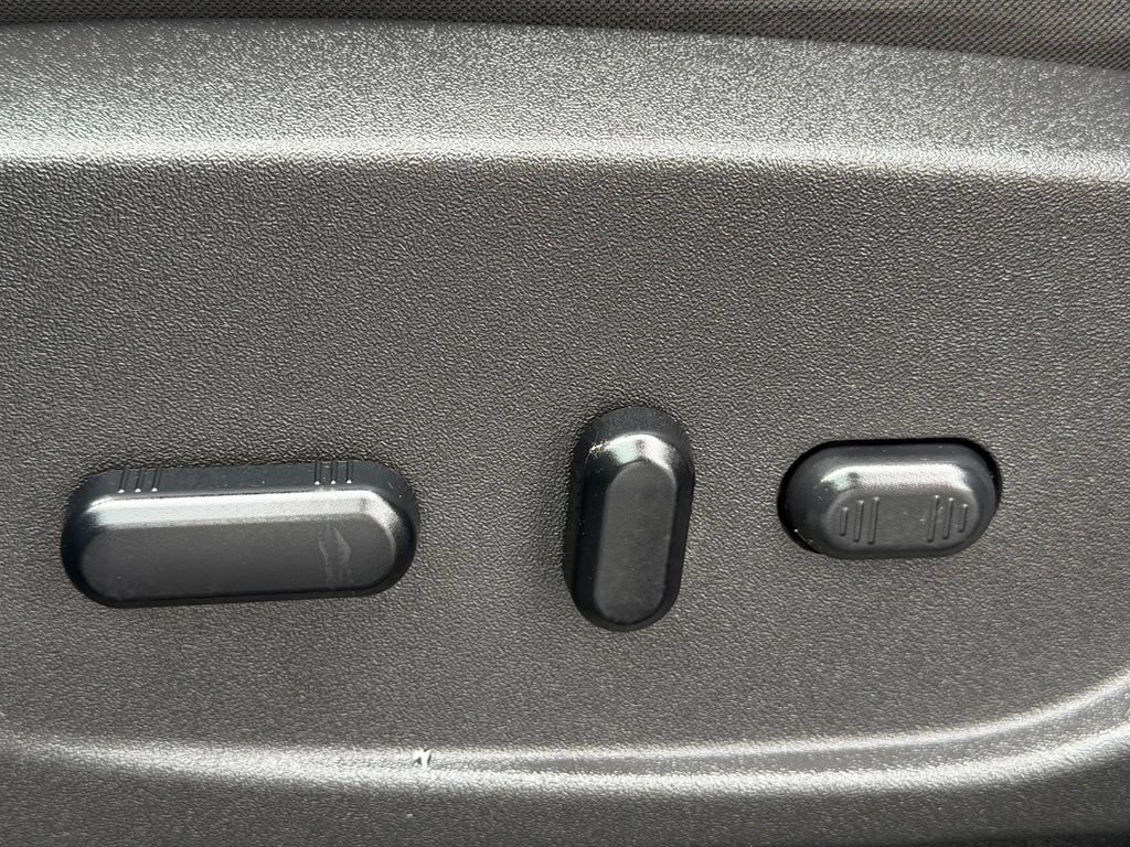 Certified 2019 Ford Escape SE FWD image 37