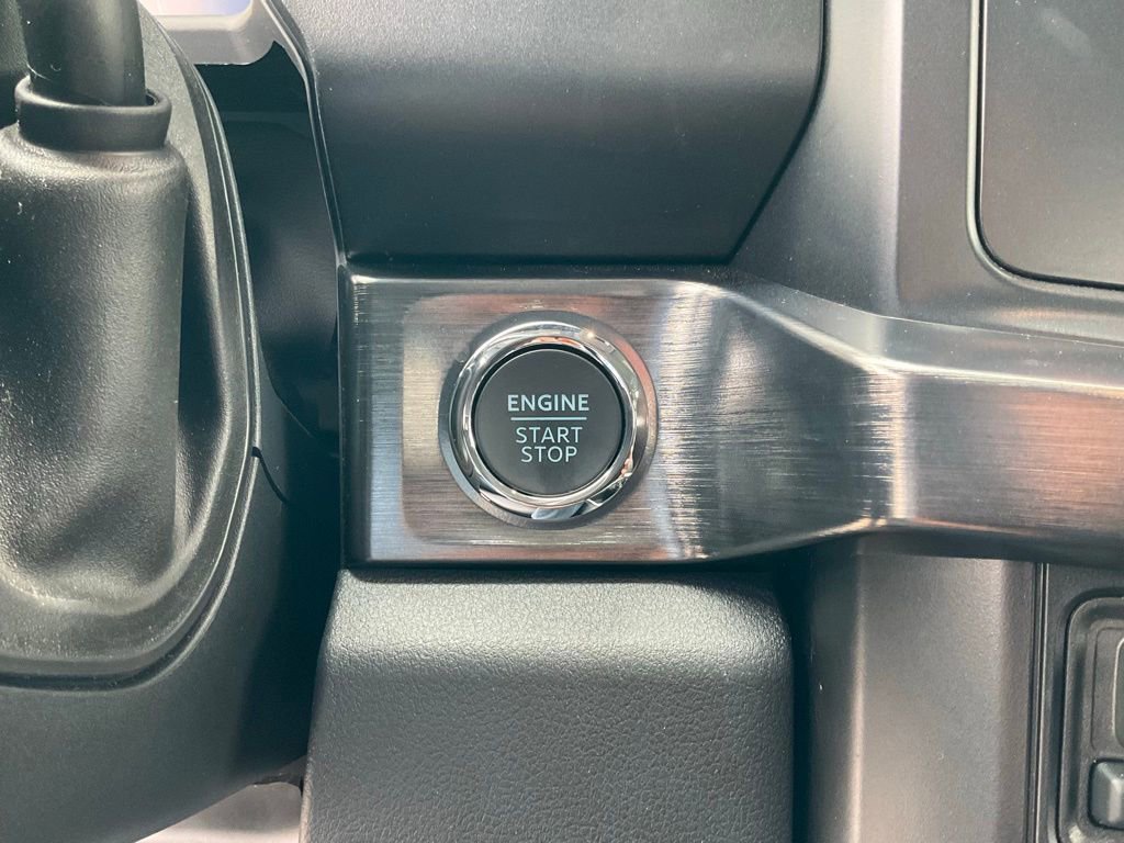 Certified 2025 Ford F350 Lariat w/ Black Appearance Package image 41