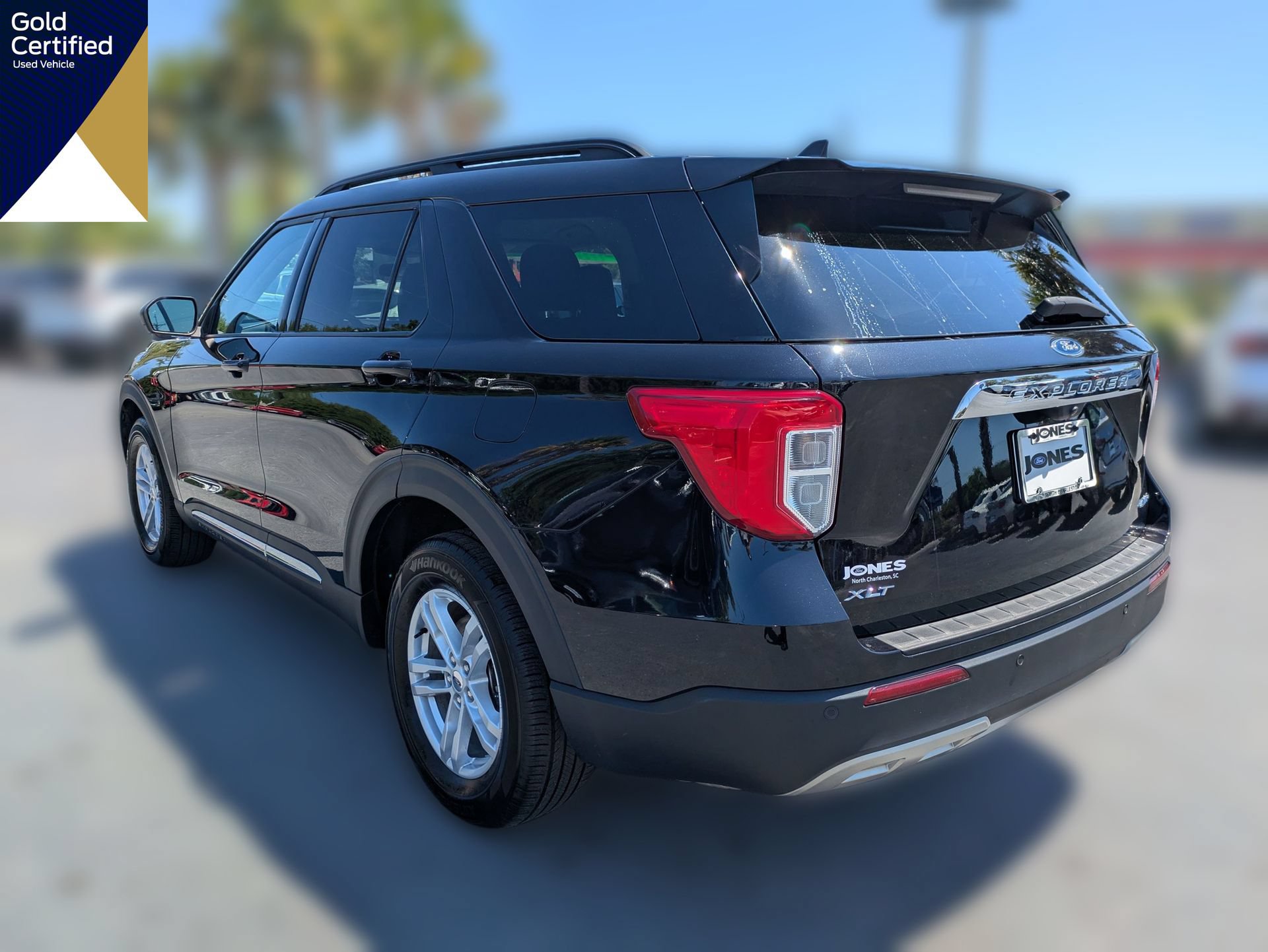 Certified 2023 Ford Explorer XLT w/ Equipment Group 202A AWD/4WD image 9