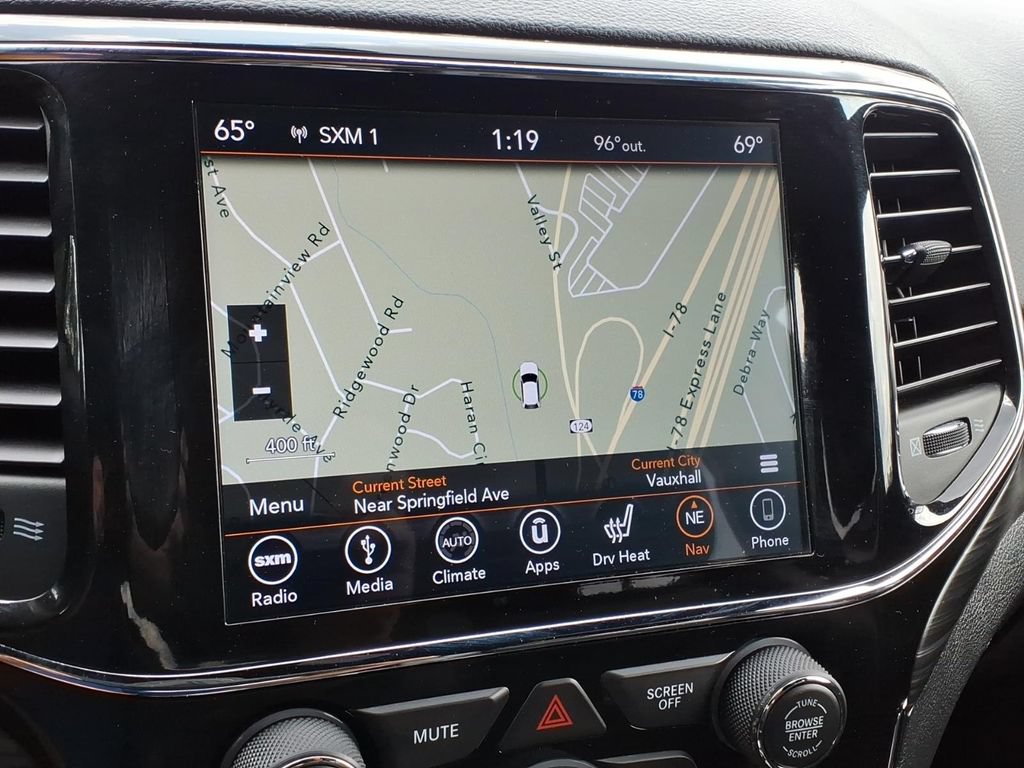 Used 2019 Jeep Grand Cherokee Laredo w/ Laredo X Package AWD/4WD image 14