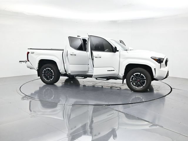 Used 2024 Toyota Tacoma TRD Sport AWD/4WD image 48