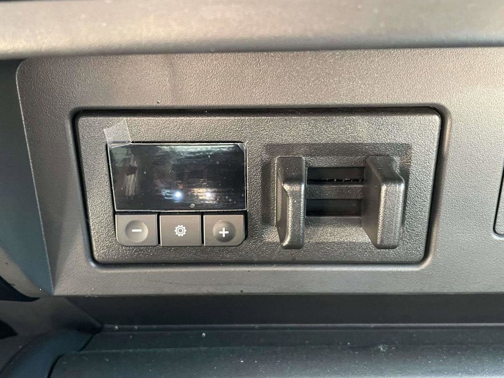 Used 2024 Nissan Titan Platinum Reserve w/ Moonroof Package image 25