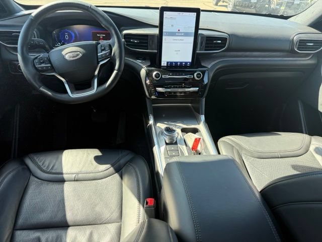 Certified 2023 Ford Explorer Platinum w/ Technology Package AWD/4WD image 15