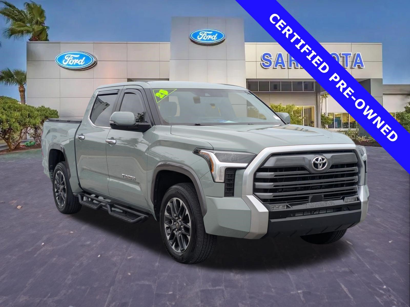Used 2025 Toyota Tundra Limited AWD/4WD image 1