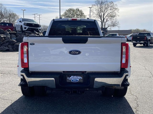 Certified 2024 Ford F350 XLT image 5