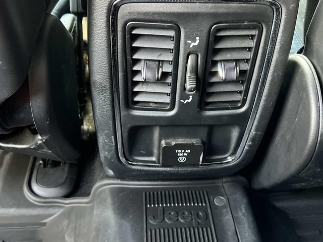 Used 2020 Jeep Grand Cherokee Altitude AWD/4WD image 16