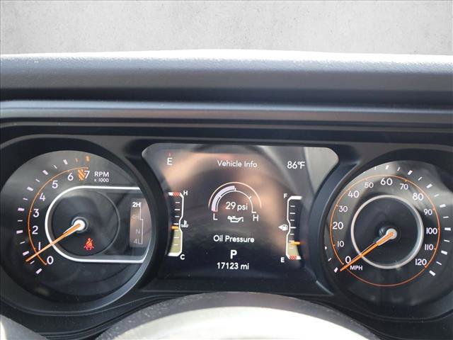 Used 2025 Jeep Gladiator Mojave w/ Steel Bumper Group AWD/4WD image 13