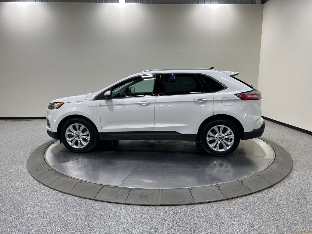 Certified 2022 Ford Edge Titanium image 2