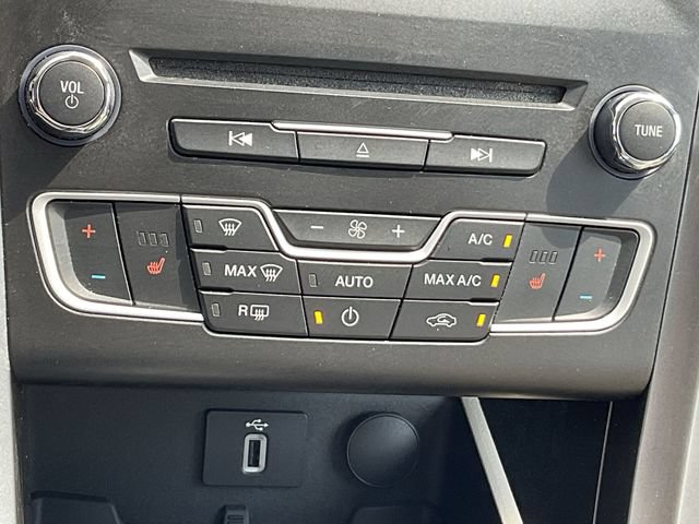 Certified 2017 Ford Fusion SE w/ Fusion SE Technology Package FWD image 20