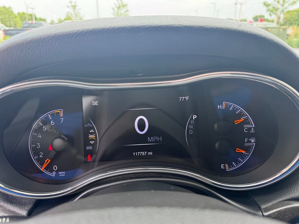 Used 2018 Jeep Grand Cherokee Altitude AWD/4WD image 21