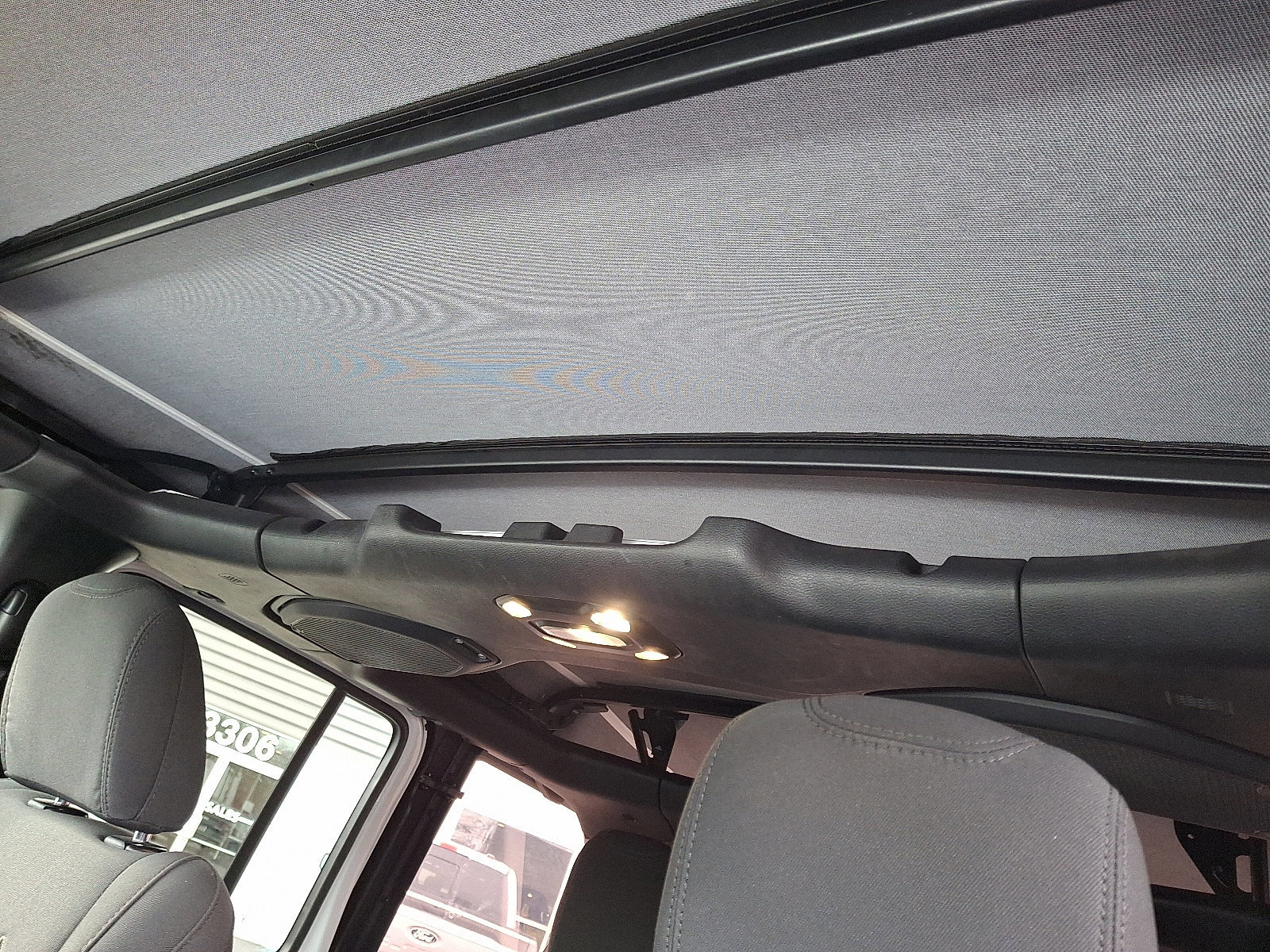 Used 2023 Jeep Wrangler Sahara image 21