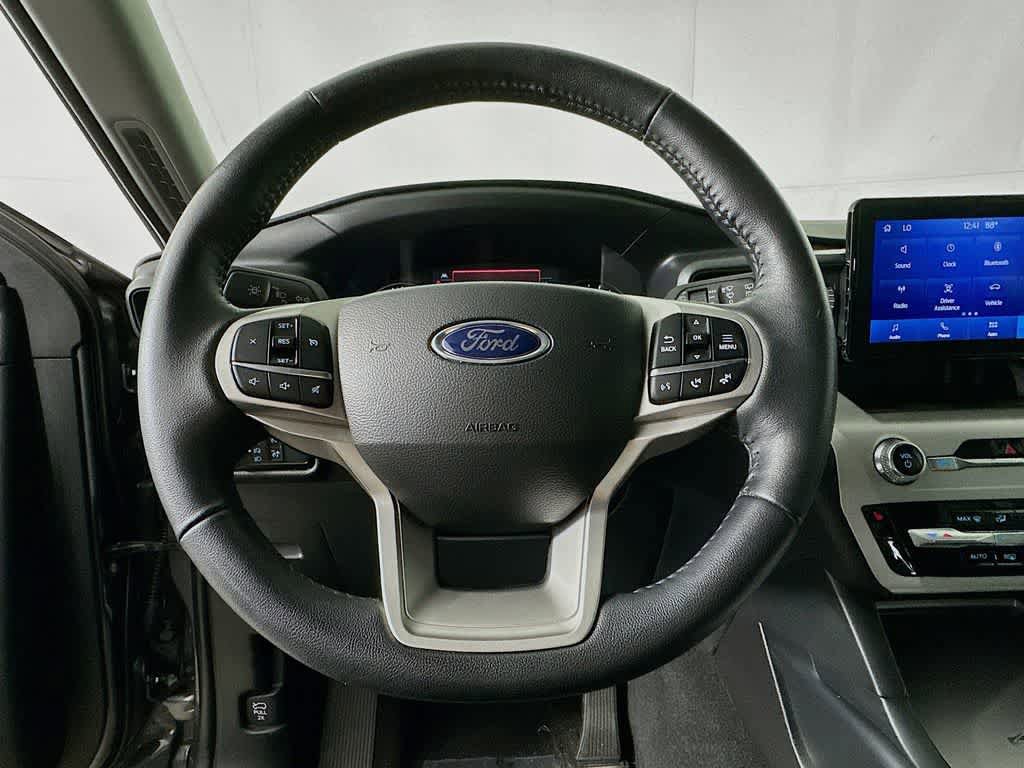 Certified 2024 Ford Explorer XLT RWD image 15