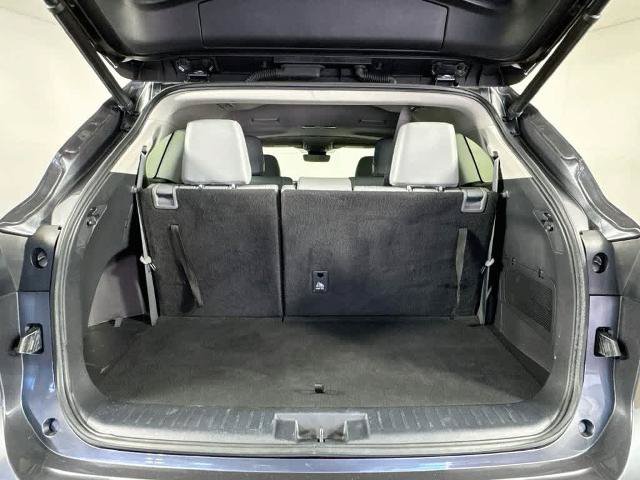 Used 2023 Toyota Highlander XLE FWD image 21