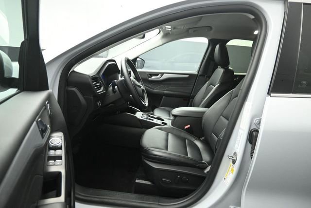Certified 2025 Ford Escape Platinum AWD/4WD image 26