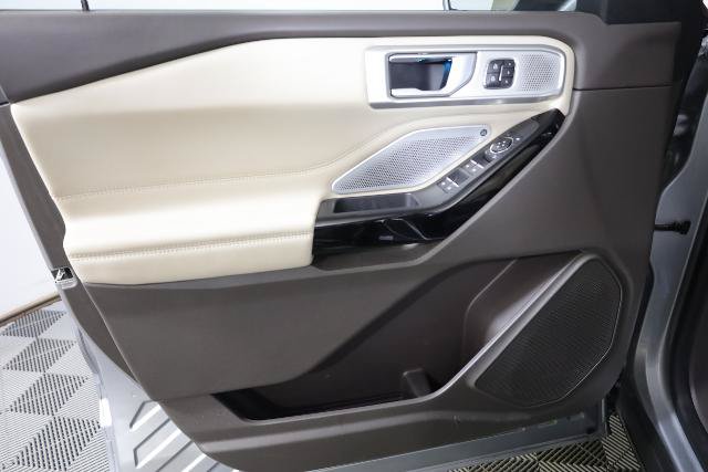 Certified 2023 Ford Explorer Platinum w/ Premium Technology Package AWD/4WD image 34
