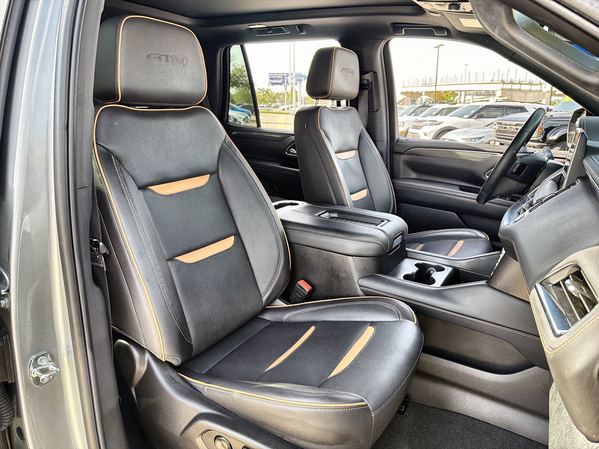 Used 2024 GMC Yukon AT4 w/ Technology Package AWD/4WD image 26
