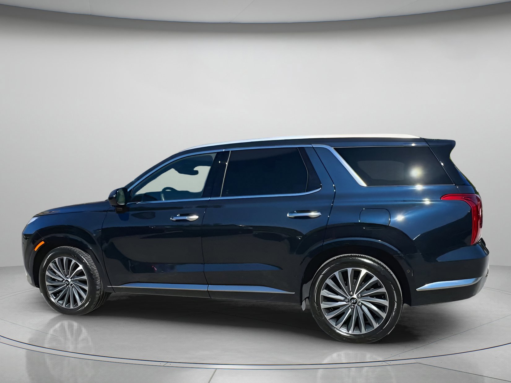 Used 2024 Hyundai Palisade Calligraphy image 10