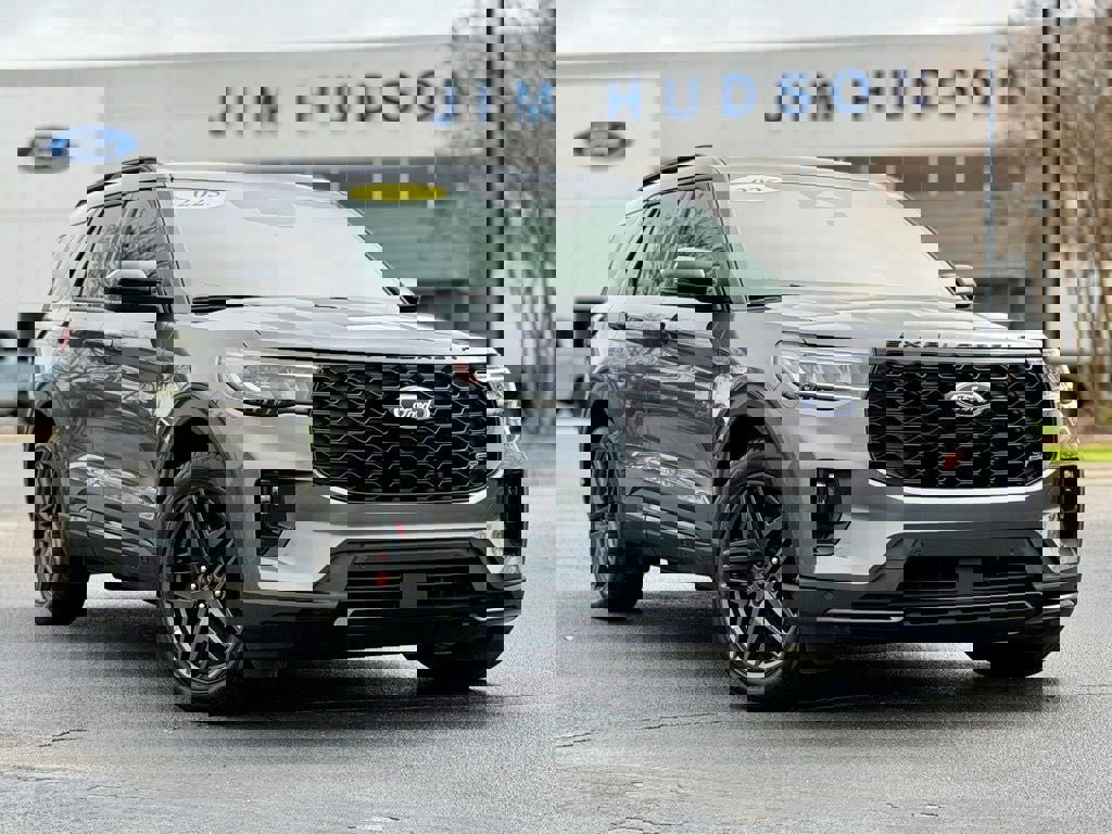 Certified 2025 Ford Explorer ST image 2