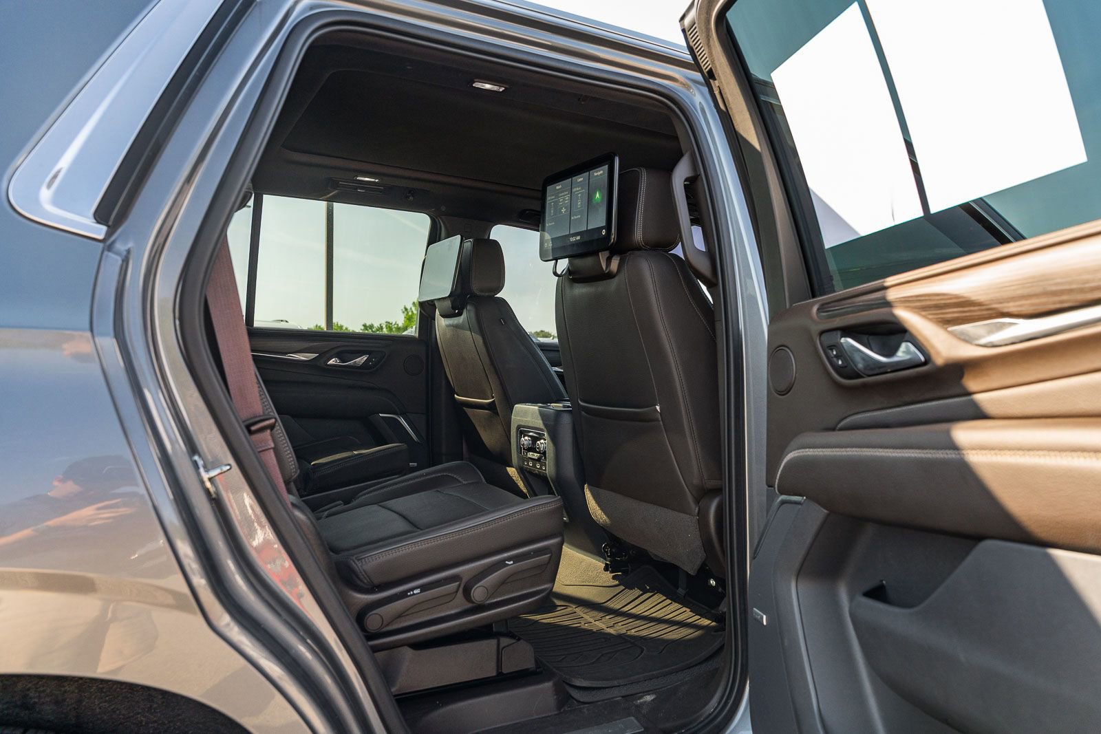Used 2021 GMC Yukon Denali w/ Denali Premium Package RWD image 13