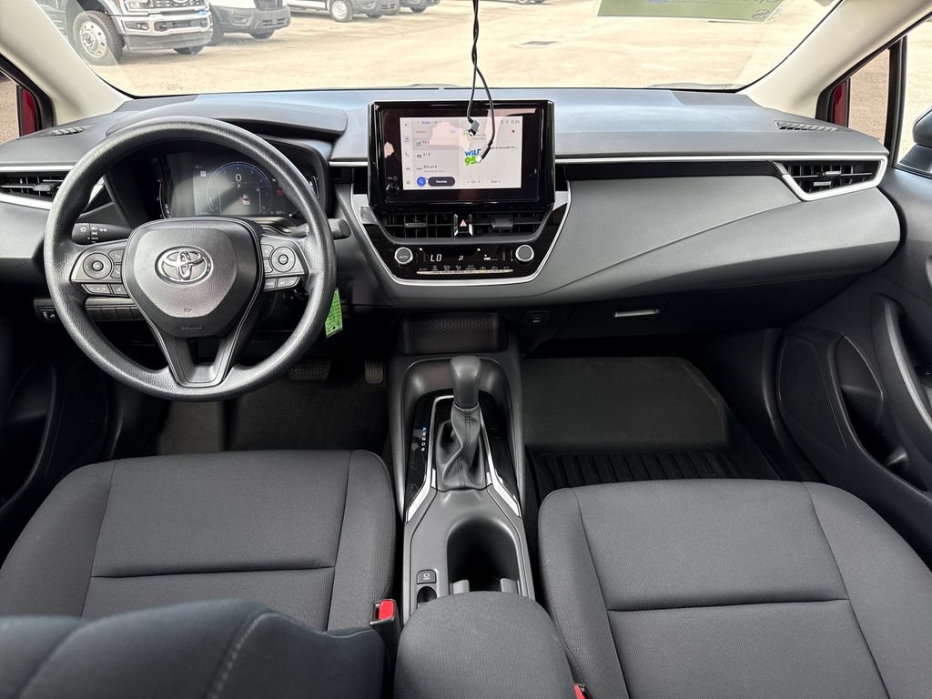 Used 2026 Toyota Corolla LE FWD image 5