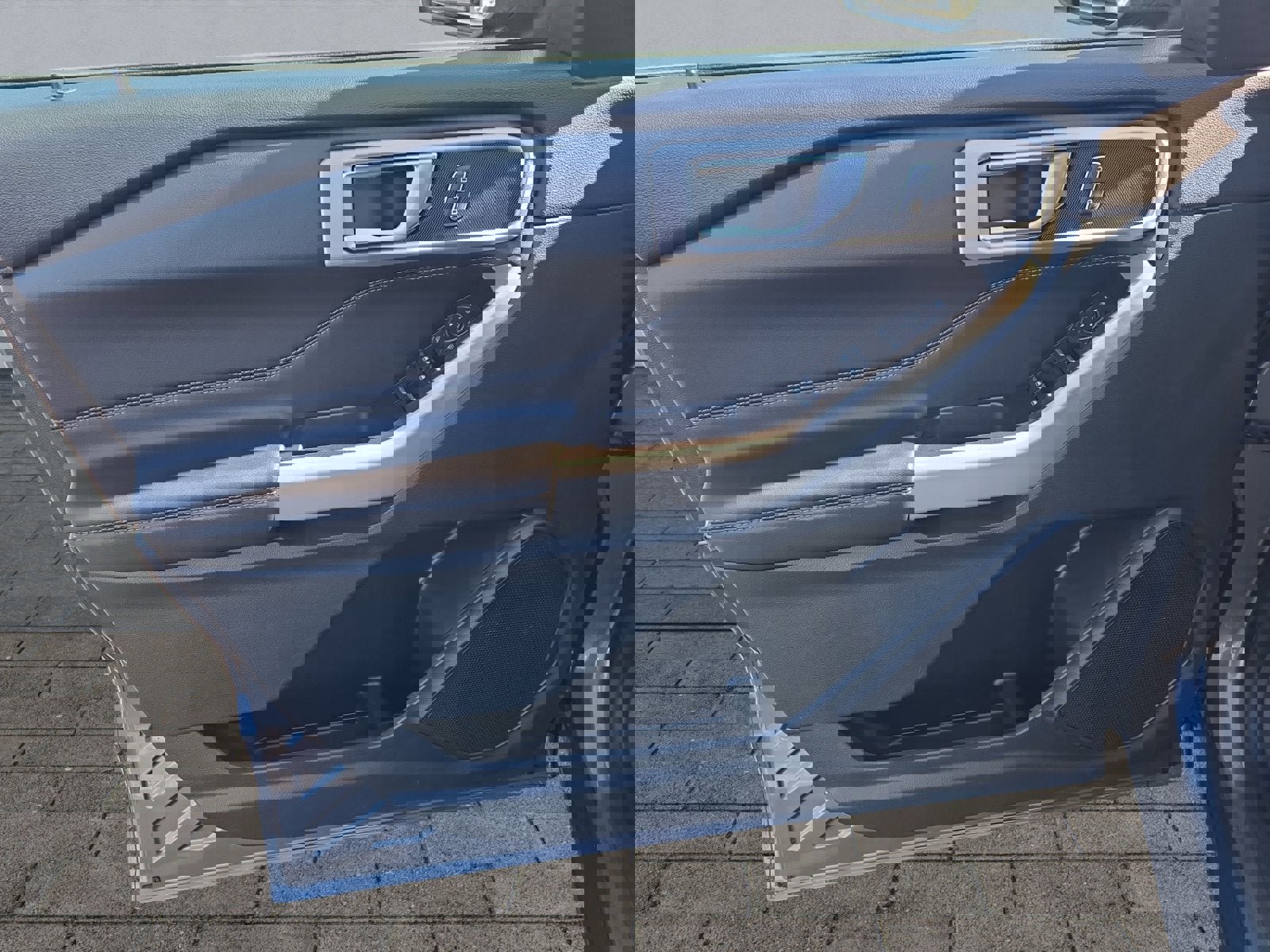 Certified 2022 Ford Explorer XLT image 10