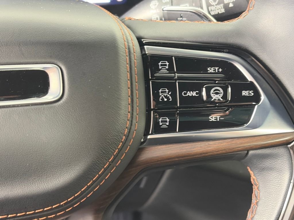 Used 2024 Jeep Grand Cherokee Summit image 18
